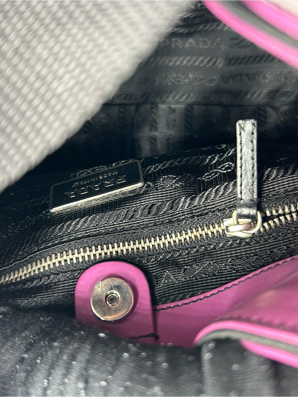 Women's Prada TESSUTO nylon/Leather shoulder Bag made in Italy . PRISTINE - Picture 7 of 12